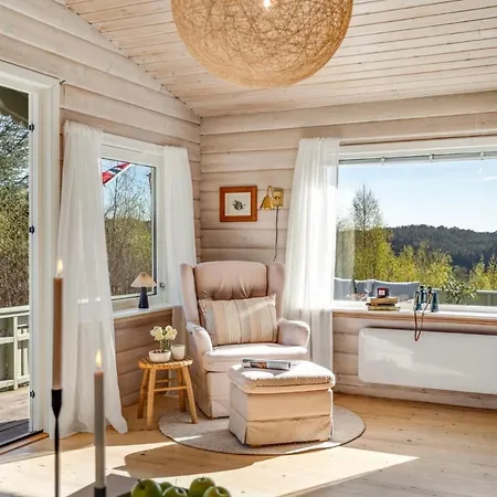 Soltoppen In Alfjorden Holiday home