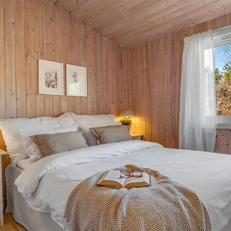 Soltoppen In Alfjorden Holiday home